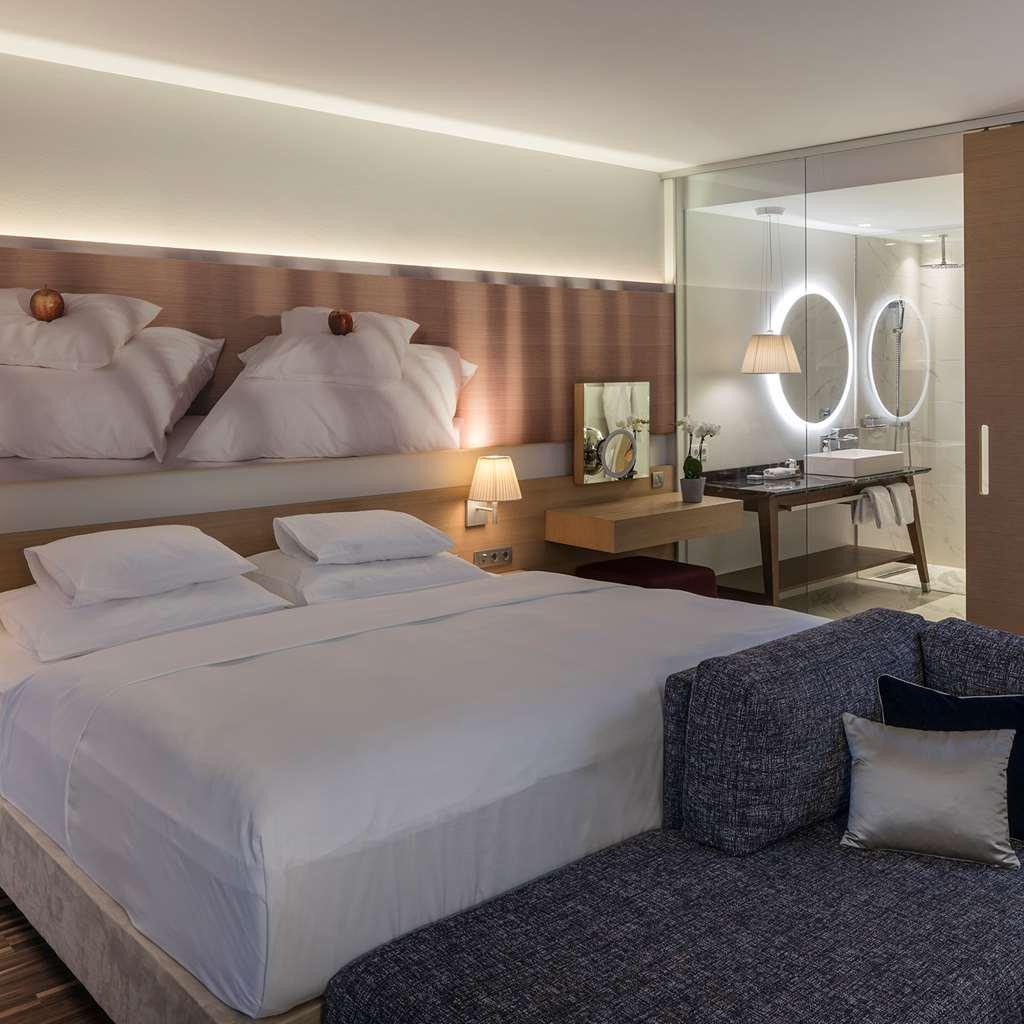 Falkensteiner Balance Resort Stegersbach - Adults Only الغرفة الصورة A room at the hotel