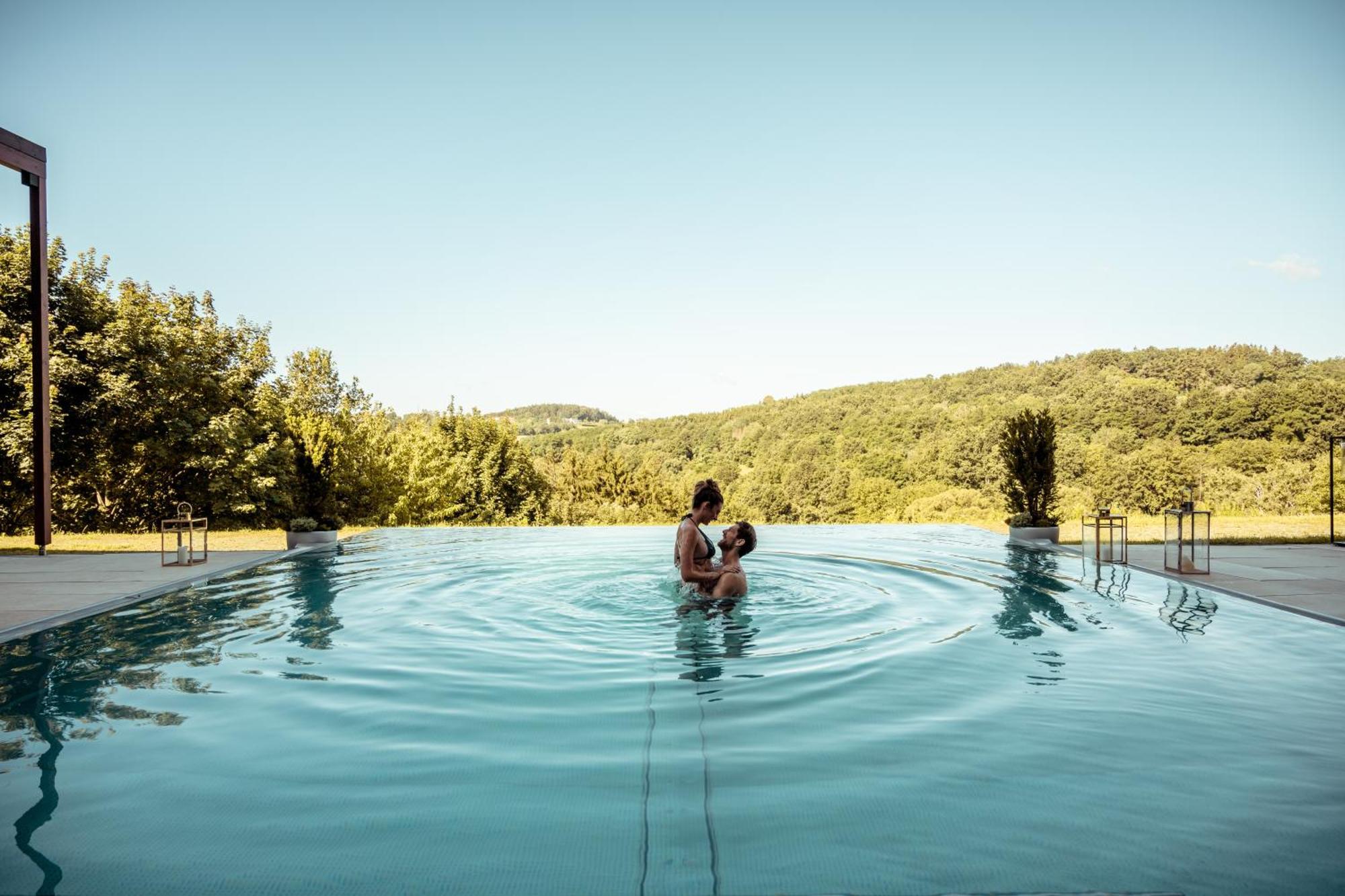 Falkensteiner Balance Resort Stegersbach - Adults Only المظهر الخارجي الصورة Infinity pool at the Hotel